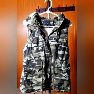 Love Tree Camo Vest with  Faux  fur lining